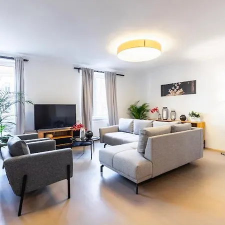 Experience Central Vienna From A Stylish And Modern Apartment Extérieur photo